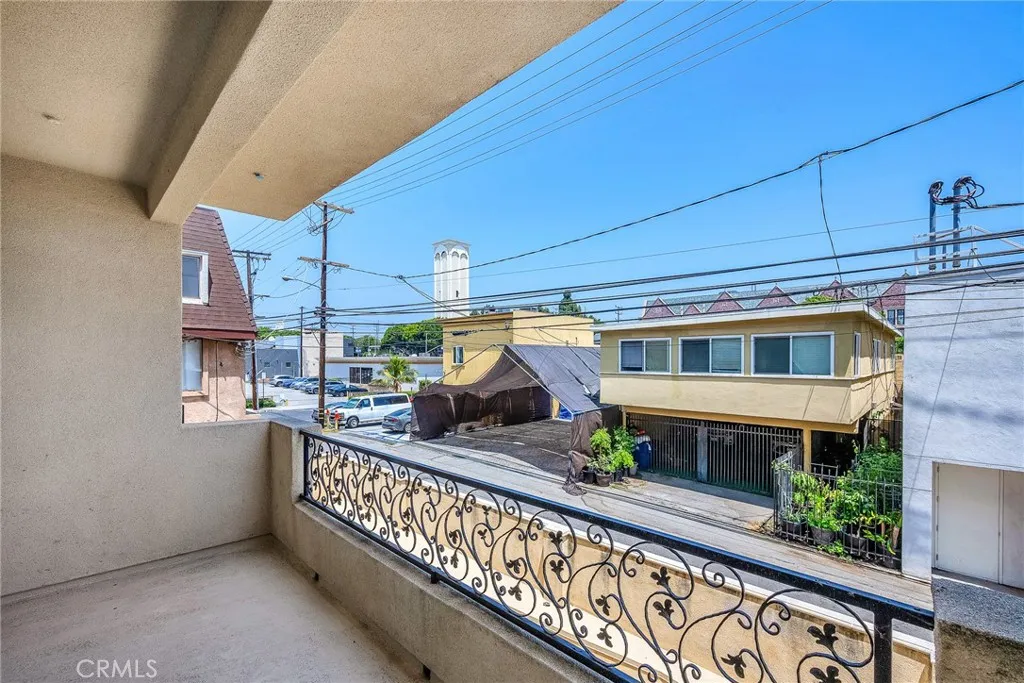 9049 Alcott Street 204, Los Angeles, California 90035 home-pic-17